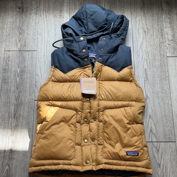 Patagonia Jackets & Blazers - NWT Patagonia hooded vest